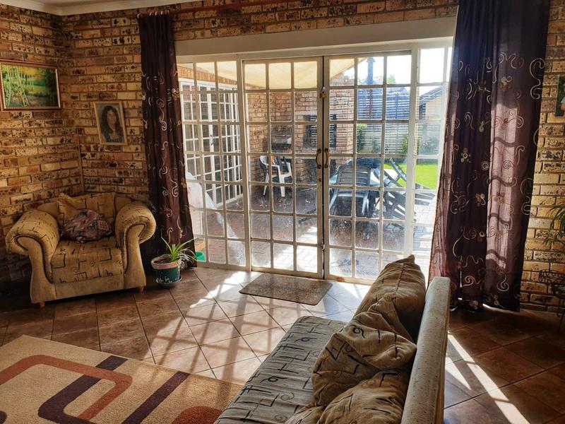 4 Bedroom Property for Sale in Miederpark North West